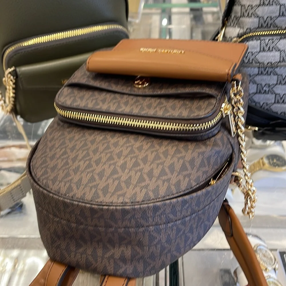 MICHAEL KORS
Maisie Extra-Small Logo 2-in-1 Backpack
Brown 
NWT - Picture 6 of 16